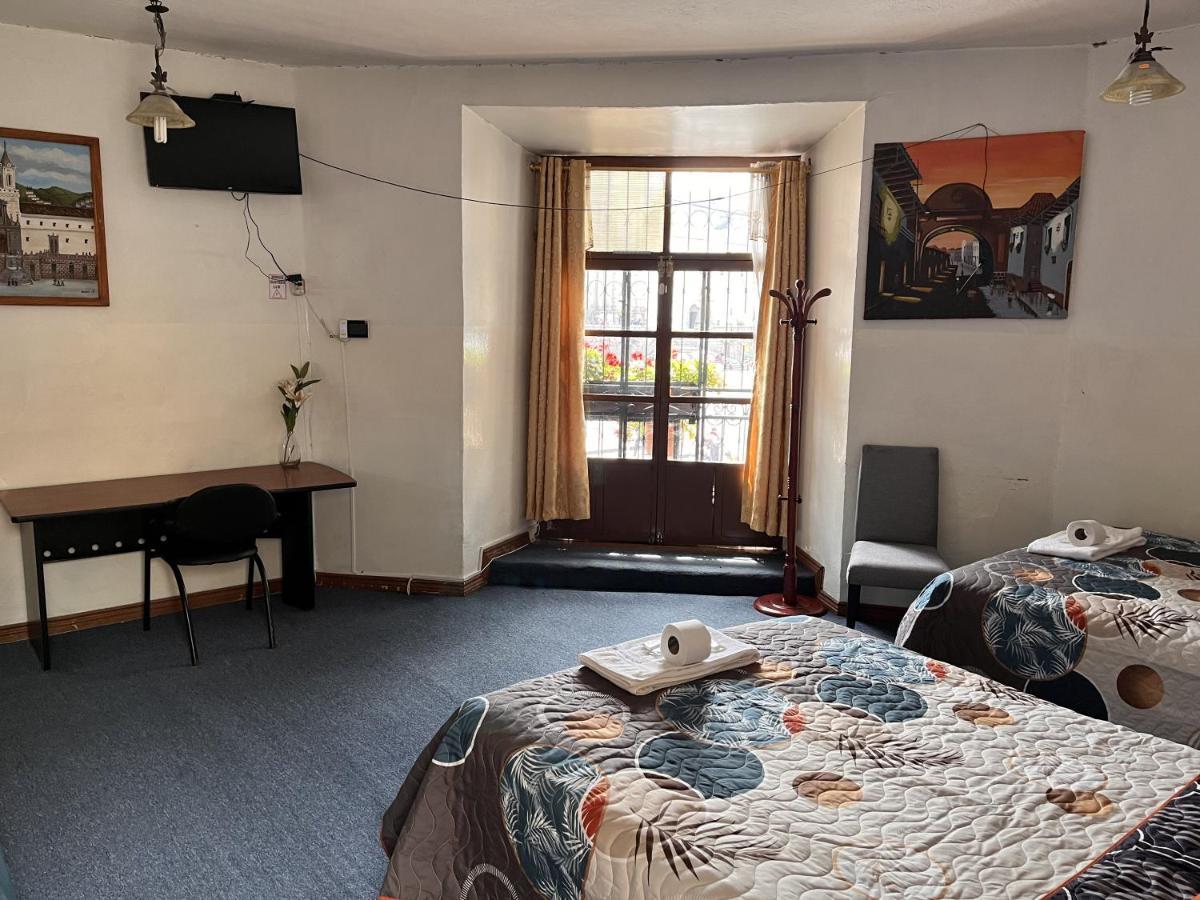 Hostal Benalcazar Quito Exteriör bild