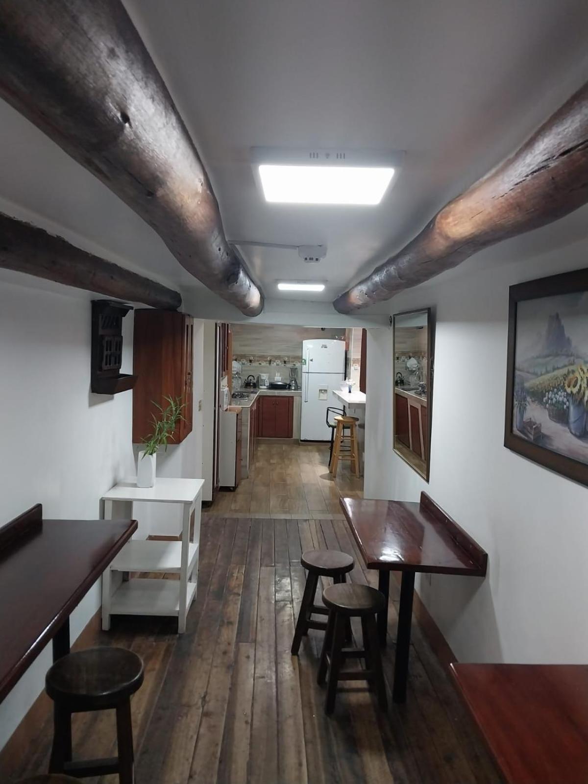 Hostal Benalcazar Quito Exteriör bild